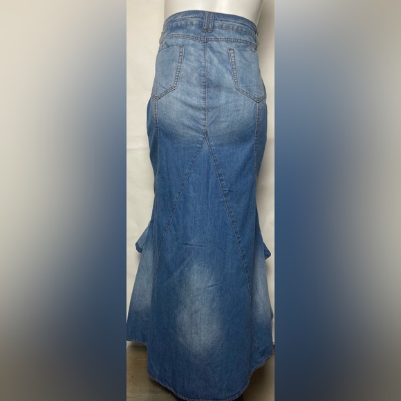 NWT Ashley Stewart Ruffle Faded Denim Skirt Size 16 Lightweight Maxi Length - Picture 2 of 3